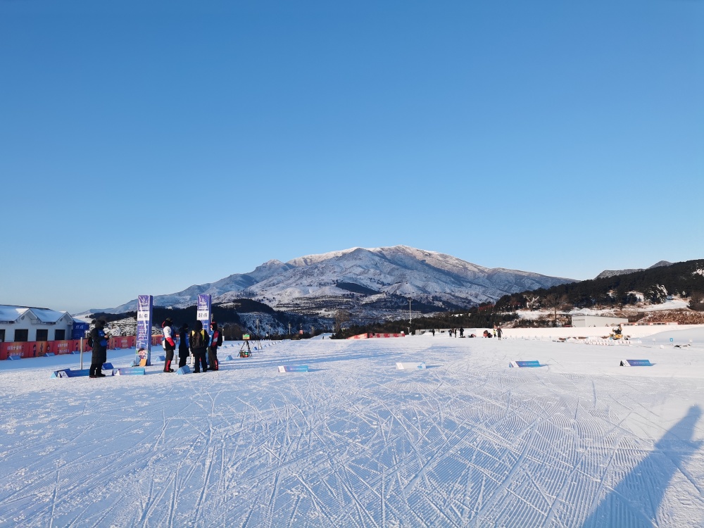 包含赛地聚焦——欧联集结日热度飙升，金州勇士造点机会，气氛紧张，数据趋势出现新变化的词条开云APP