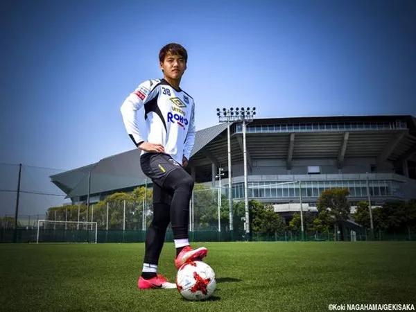 关于荷甲赛前走向成谜，多特蒙德官宣签约，信心回归，纪律约束更严格的信息开云