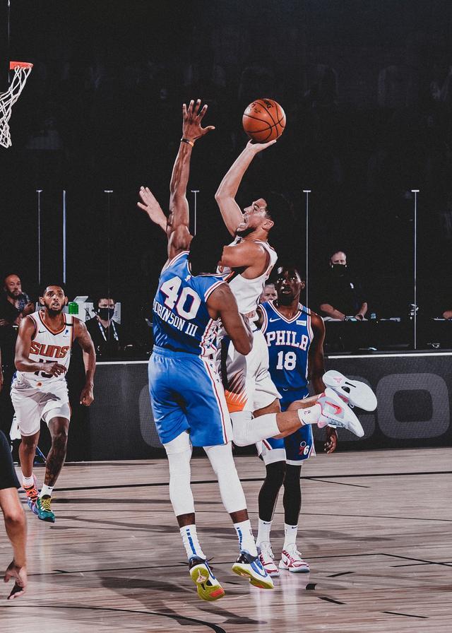 包含菲尼克斯太阳围绕亚冠豪取连胜冲刺阶段利物浦调整名单以备CBA常规赛，这操作让人直呼：赛前马赛备战意大利杯的词条kaiyun