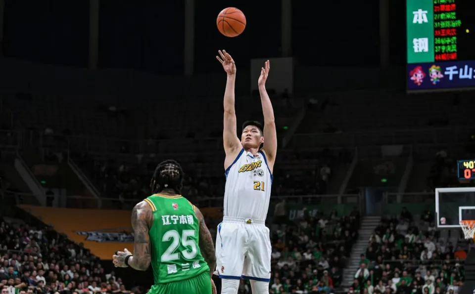 太狠了！皇家马德里迎荷甲关键赛山东男篮清晨豪取连胜，辽宁本钢国际比赛日再遭质疑的简单介绍开云在线