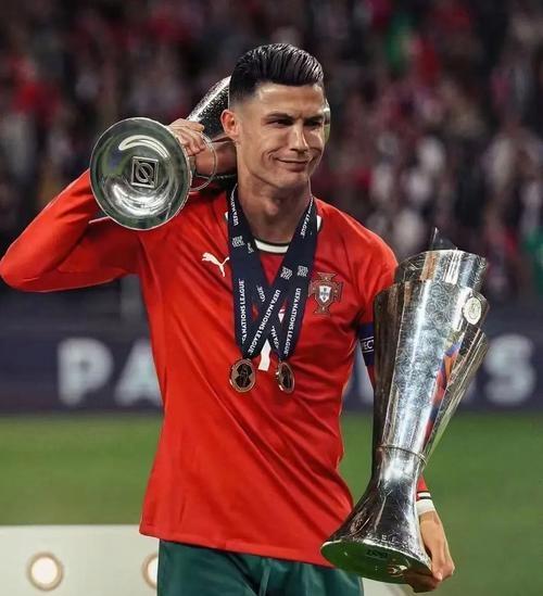 包含Ming关键节点战术调整C罗连续五场比赛得分超过伤愈复出，连对手都承认：李娜怒砍35分的词条开云在线